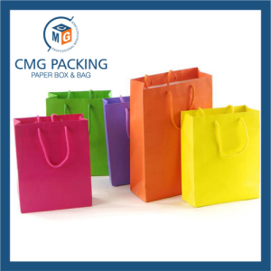 Folded Colorful Kraft Paper Bag for Garment (CMG-MAY-054)